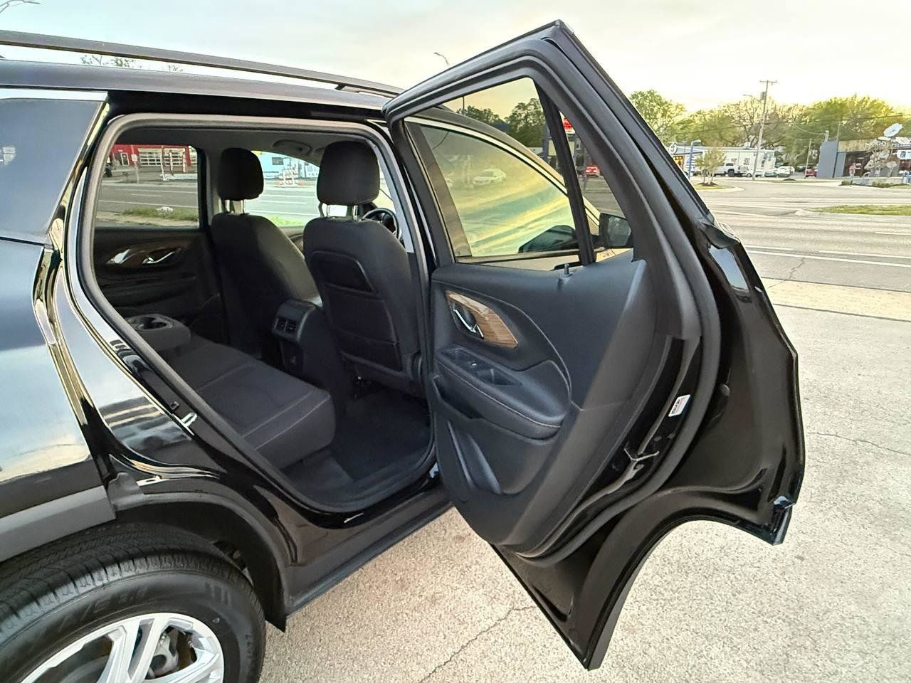 Used 2020 GMC Terrain SLE w/ Driver Convenience Package FWD image 26