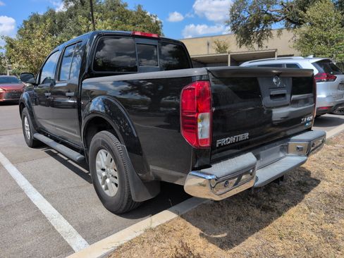Used 2018 Nissan Frontier SV w/ Value Truck Package AWD/4WD image 4