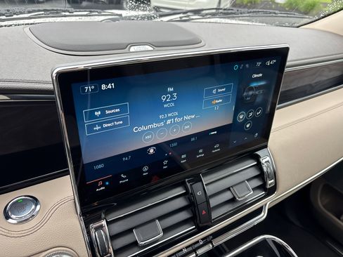 Used 2023 Lincoln Navigator Reserve AWD/4WD image 19