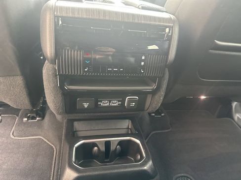 Used 2024 Jeep Wagoneer Series II AWD/4WD image 12