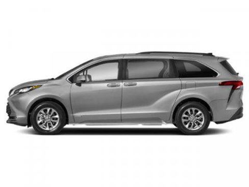 Certified 2024 Toyota Sienna XLE image 3