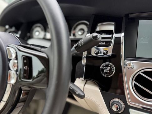 Used 2015 Rolls-Royce Wraith RWD image 30