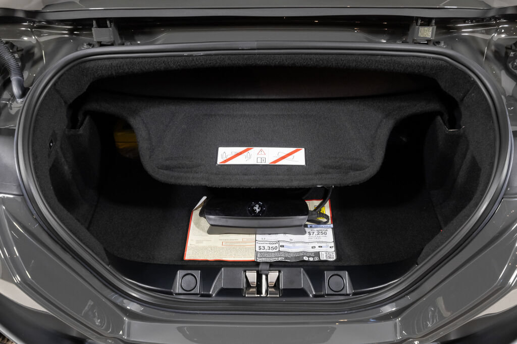 Used 2025 Ferrari Roma Spider RWD image 19
