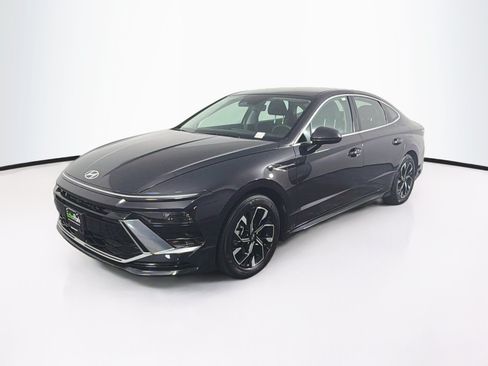 Used 2025 Hyundai Sonata SEL FWD image 3