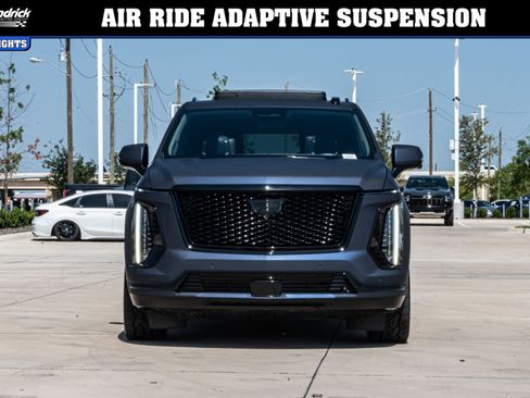Used 2025 Cadillac Escalade Sport Platinum AWD/4WD image 5