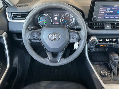Used 2021 Toyota RAV4 LE AWD/4WD image 13