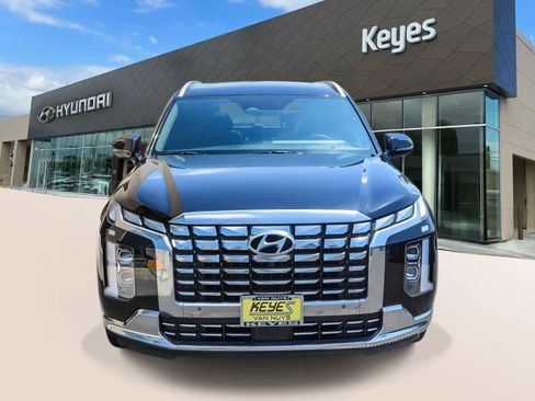 Used 2023 Hyundai Palisade Calligraphy FWD image 2