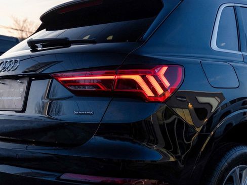 Used 2025 Audi Q3 2.0T Premium image 40