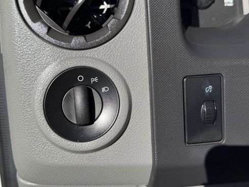 Used 2012 Ford E-250 and Econoline 250 w/ Premium Van Group image 44