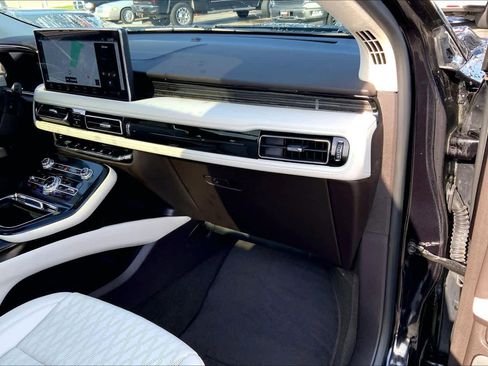 Used 2023 Lincoln Nautilus Black Label image 17