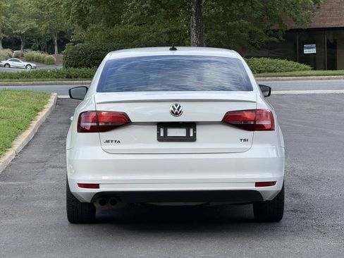 Used 2016 Volkswagen Jetta Sport FWD image 5