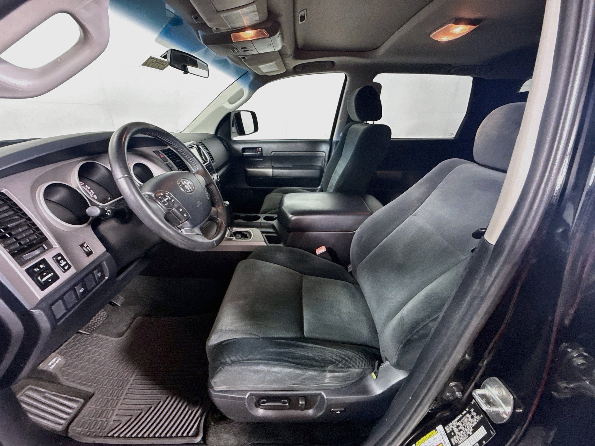 Used 2013 Toyota Sequoia SR5 w/ Sport Appearance Pkg AWD/4WD image 19