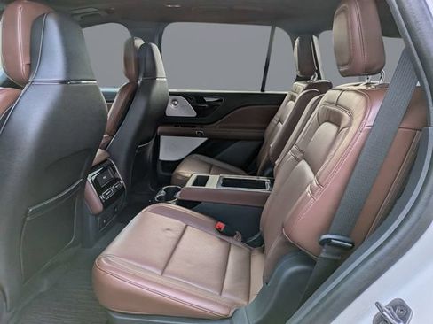 Used 2025 Lincoln Aviator Reserve w/ Equipment Group 201A AWD/4WD image 15