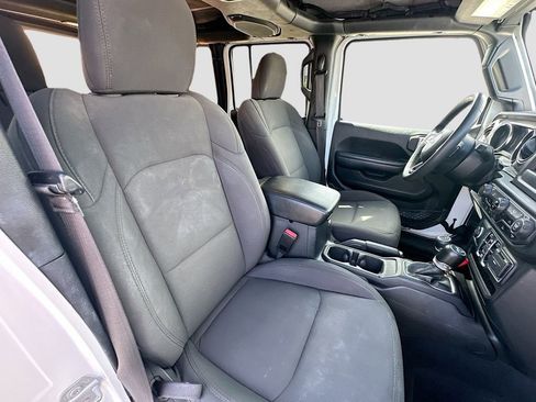 Used 2023 Jeep Wrangler Sport S image 31