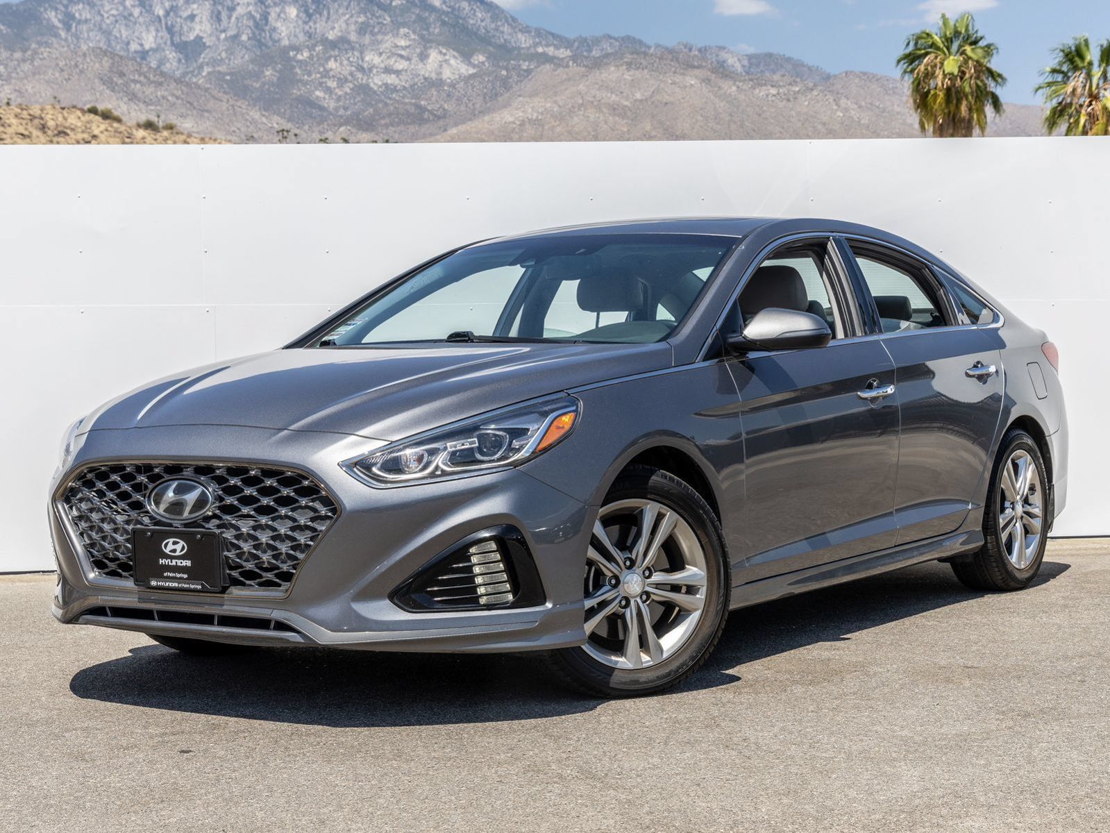Used 2019 Hyundai Sonata Limited w/ Winter Weather Package FWD image 1