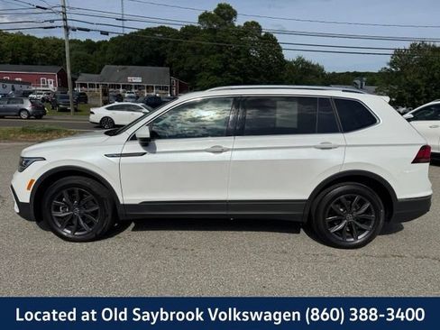 Certified 2023 Volkswagen Tiguan SE w/ Panoramic Sunroof Package AWD/4WD image 8