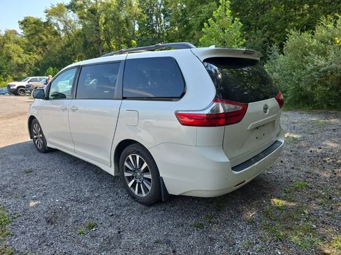 Used 2018 Toyota Sienna XLE w/ XLE Navigation Package AWD/4WD image 6