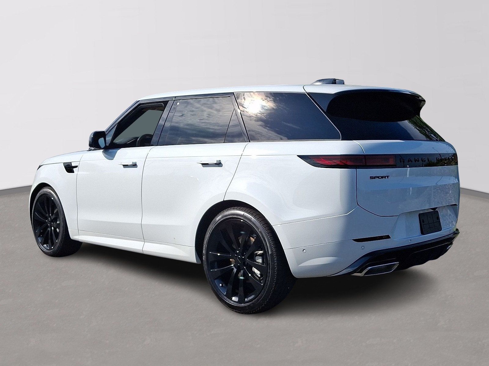 New 2026 Land Rover Range Rover Sport Dynamic SE AWD/4WD image 4