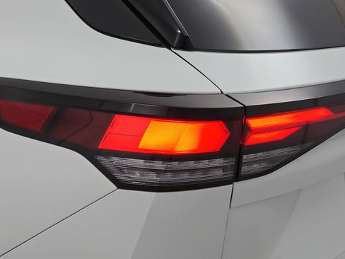 New 2026 Volkswagen Tiguan SE R-Line FWD image 35