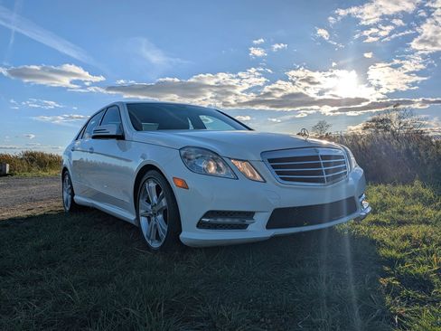 Used 2013 Mercedes-Benz E 350 Sedan image 5