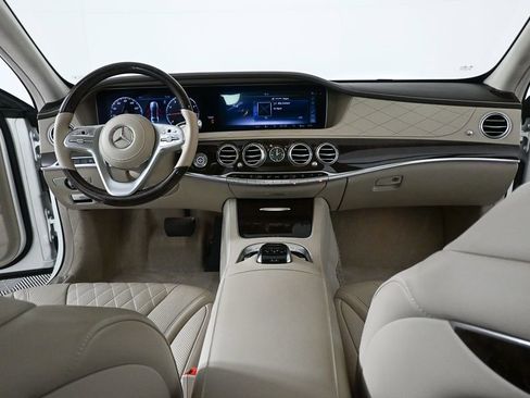 Used 2018 Mercedes-Benz S 560 Sedan image 17