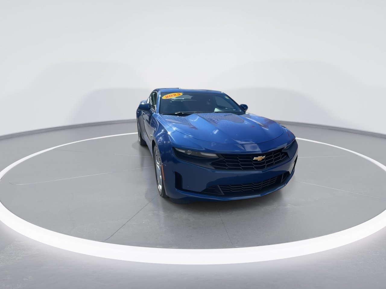 Used 2023 Chevrolet Camaro LT RWD image 3