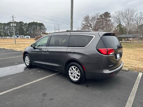 Used 2020 Chrysler Voyager Lxi image 6