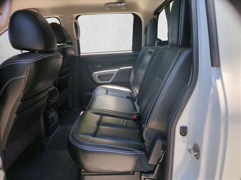 Used 2018 Nissan Titan PRO-4X w/ Pro-4x Convenience Package AWD/4WD image 19