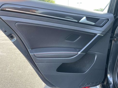 Used 2017 Volkswagen GTI Autobahn FWD image 11