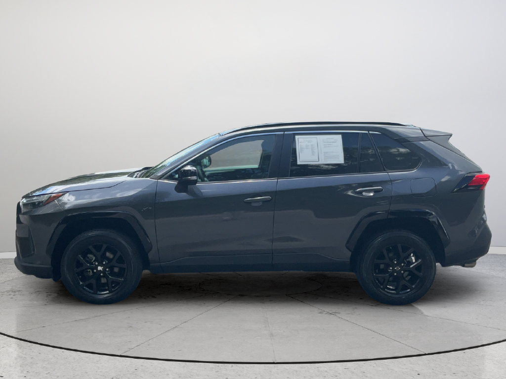 Used 2023 Toyota RAV4 XLE w/ Convenience Package FWD image 9
