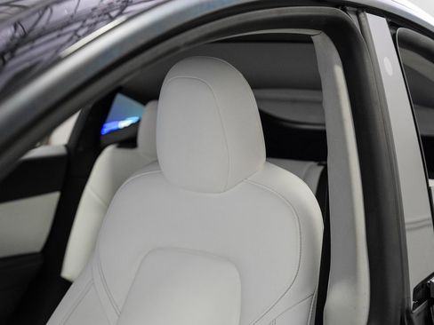 Used 2021 Tesla Model Y Long Range image 36