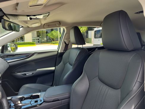 Used 2025 Lexus NX 250 FWD w/ Accessory Package (K3) image 18