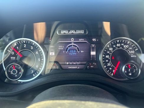 Used 2024 RAM 1500 Laramie AWD/4WD image 23