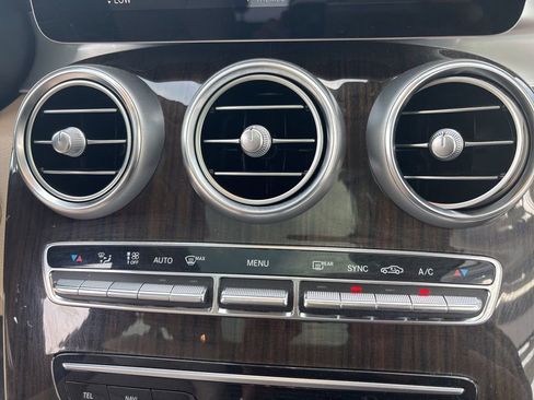 Used 2022 Mercedes-Benz GLC 300 w/ Premium Package Lite image 32