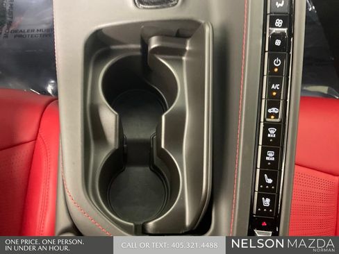 Used 2022 Chevrolet Corvette Stingray Premium Cpe w/ Z51 Performance Package RWD image 31