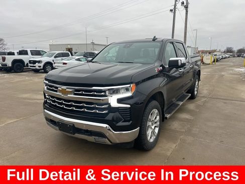 Used 2023 Chevrolet Silverado 1500 LTZ w/ LTZ Premium Package image 3