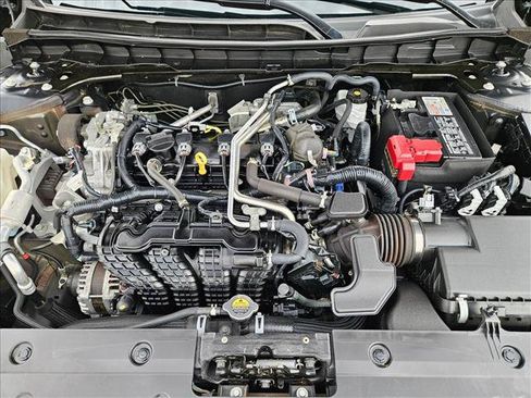 Used 2024 Nissan Altima 2.5 SV FWD image 21