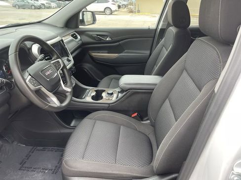 Used 2023 GMC Acadia SLE w/ Driver Convenience Package image 11