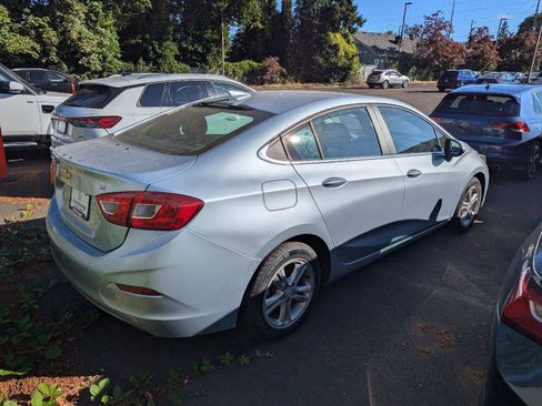 Used 2018 Chevrolet Cruze LT w/ LT Fleet Convenience Package FWD image 7