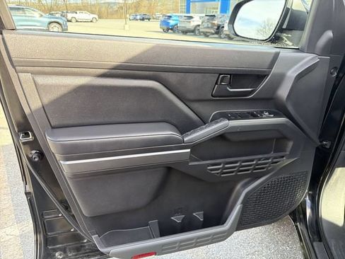 Used 2024 Toyota Tacoma SR5 AWD/4WD image 23