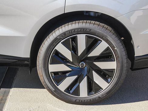 New 2025 Volvo EX90 Plus image 5