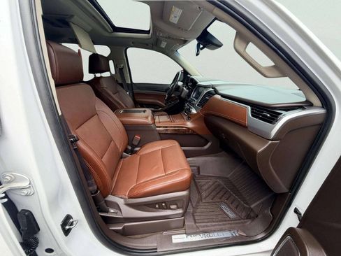 Used 2018 Chevrolet Suburban Premier AWD/4WD image 37
