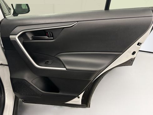 Used 2024 Toyota RAV4 LE image 31