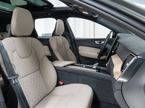 New 2026 Volvo XC60 B5 Plus w/ Climate Package image 22