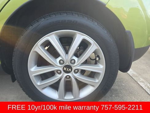 Used 2017 Kia Soul + w/ Audio Package FWD image 6