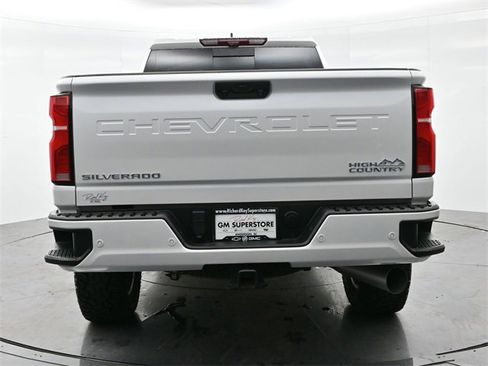 Used 2024 Chevrolet Silverado 2500 High Country w/ High Country Premium Package image 6