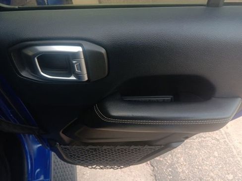 Used 2018 Jeep Wrangler Unlimited Sahara image 27