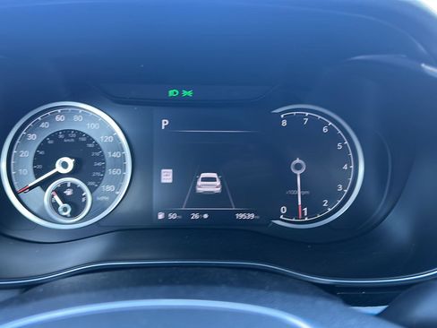 Used 2025 Genesis G70 2.5T image 25