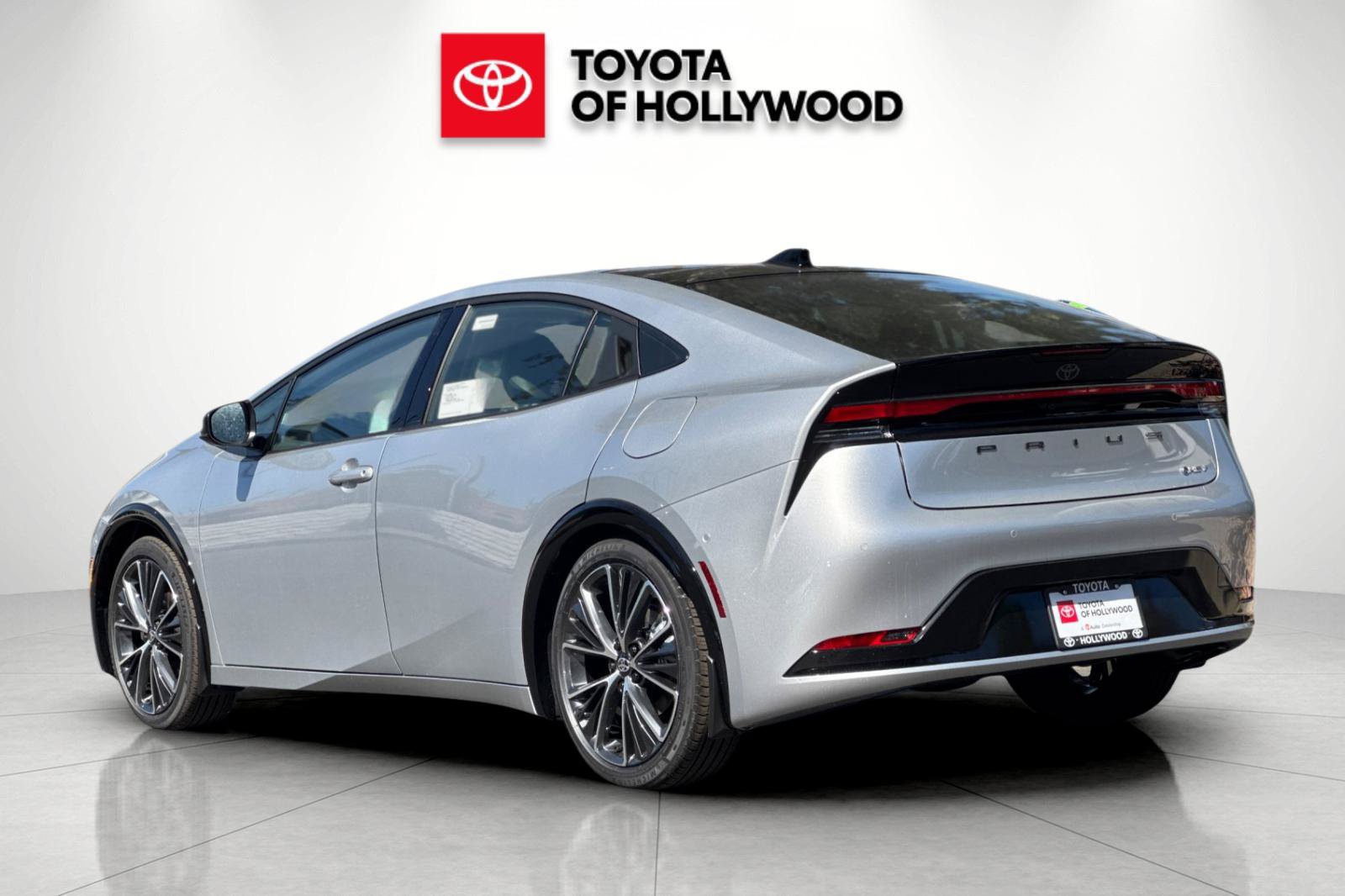 New 2027 Toyota Prius Limited w/ Limited Premium Package FWD image 6