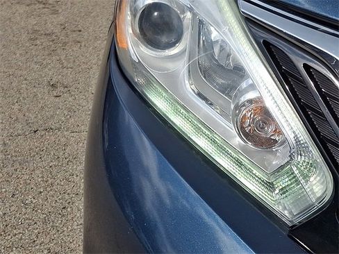 Used 2017 Nissan Murano S image 9